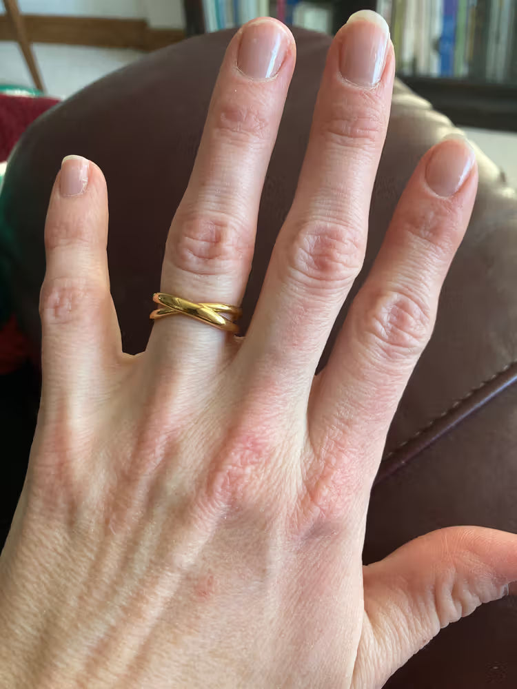 Atolea Bold Cross Ring