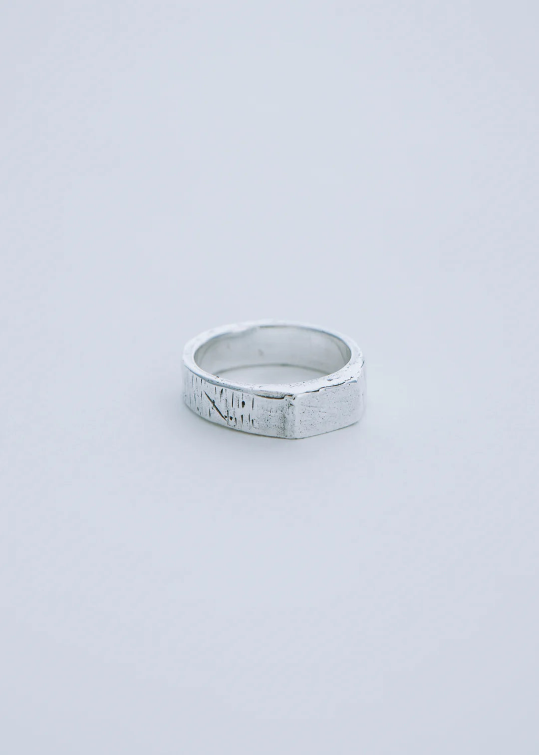 Amaris Bar Ring