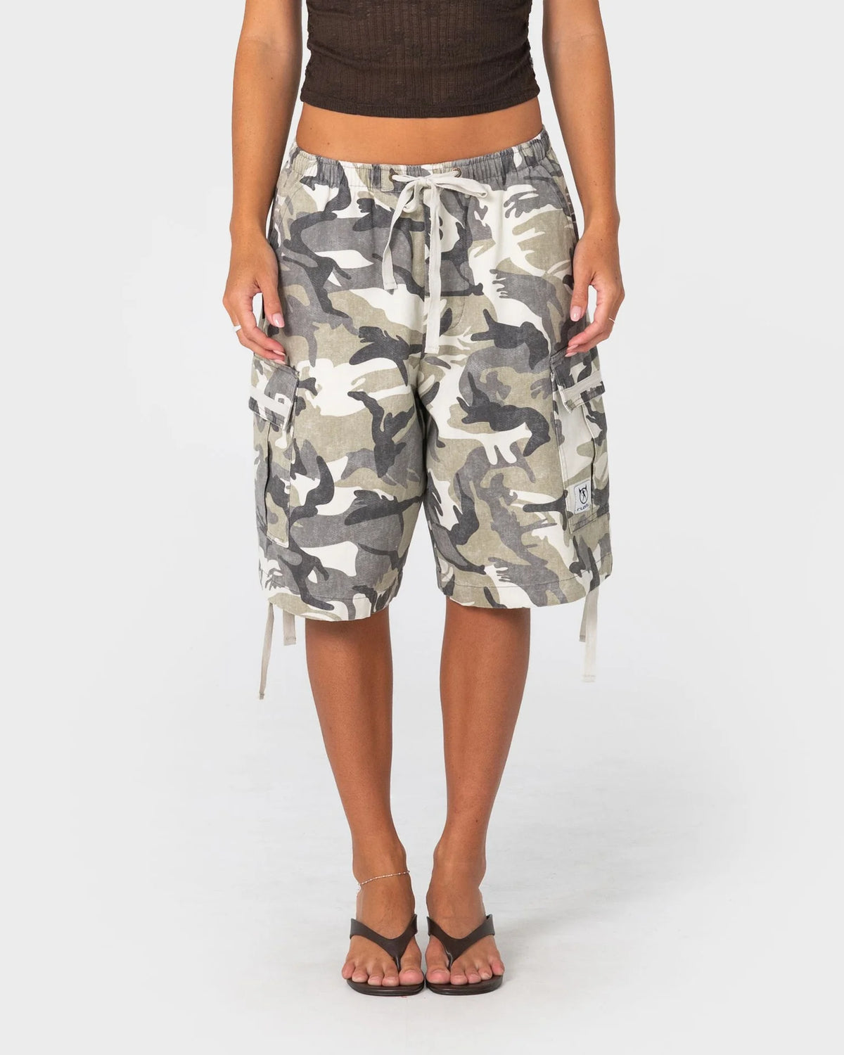 RIVER CAMO LOW RISE BAGGY CARGO SHORT