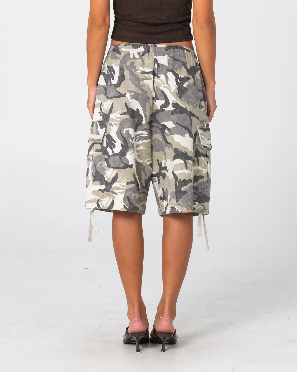 RIVER CAMO LOW RISE BAGGY CARGO SHORT