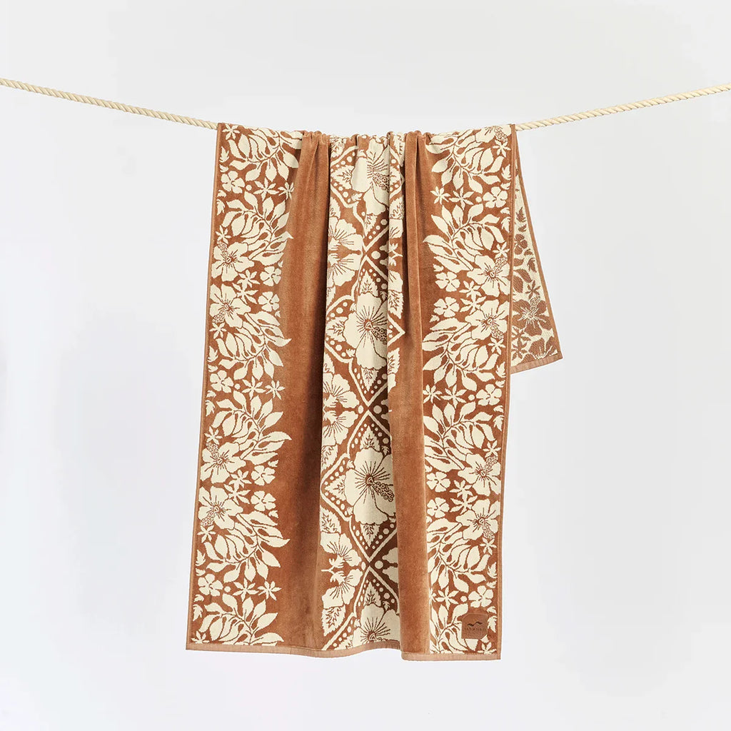 Slowtide Sandy's Oversized Premium Woven Towel