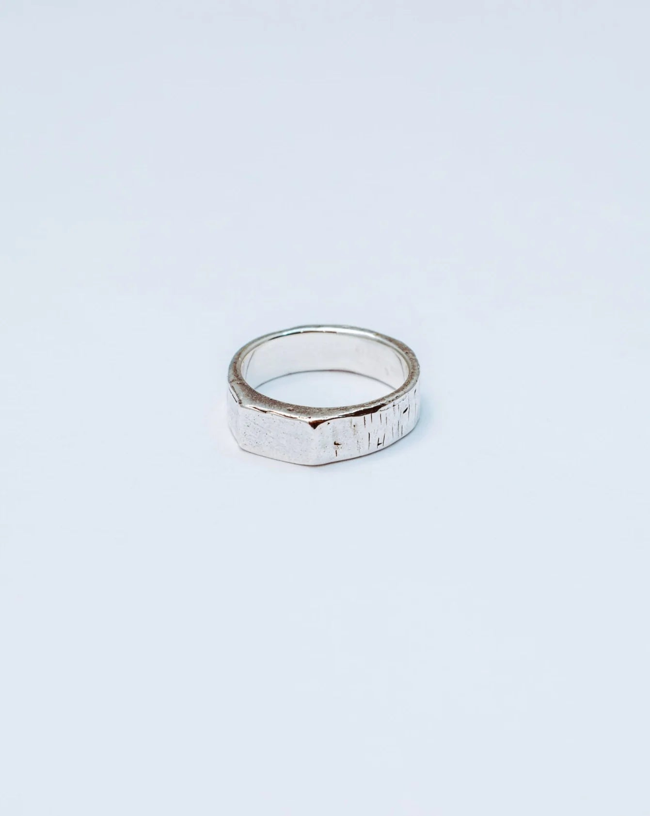 Amaris Bar Ring