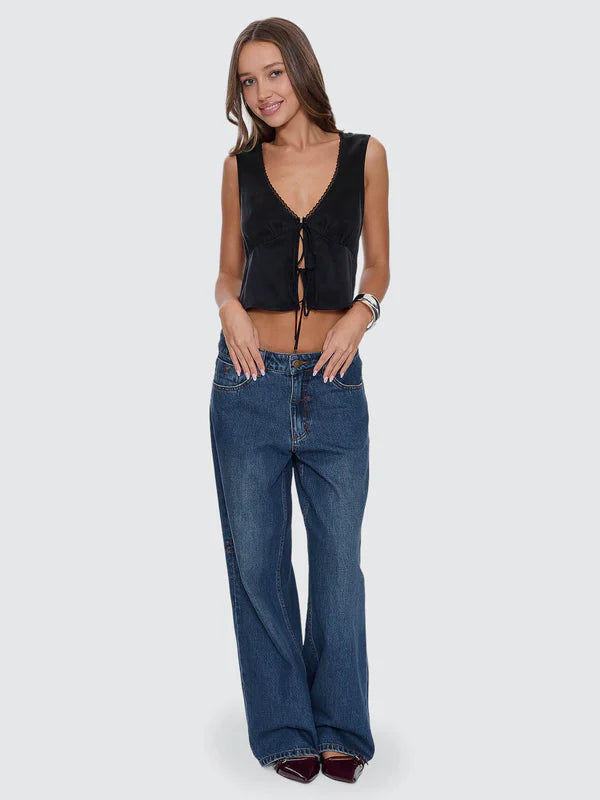 Thrills Saige Tie Front Top Black