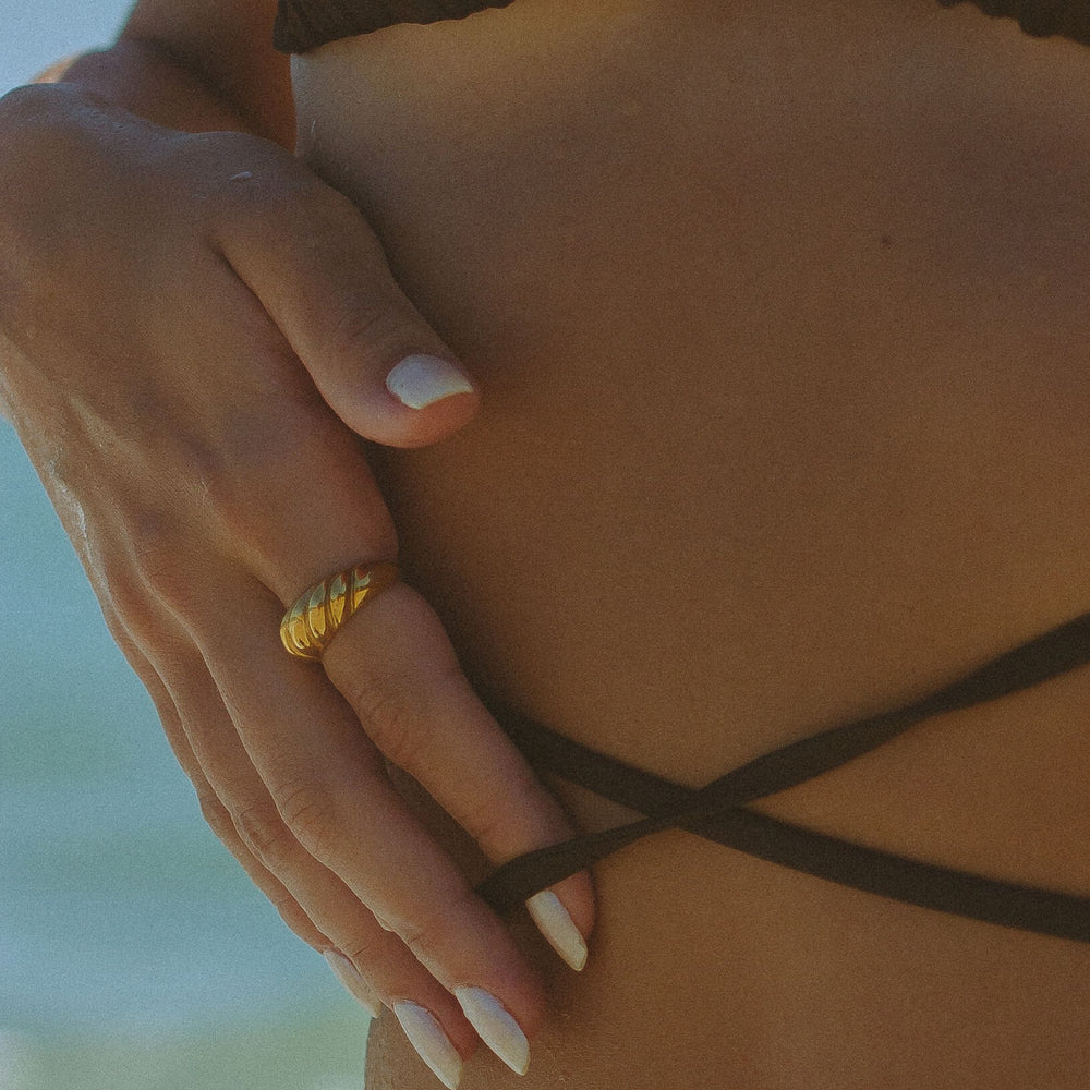 Atolea Croissant Ring