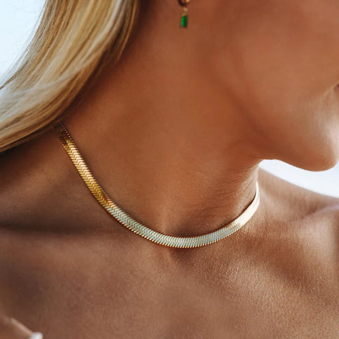 Atolea Chunky Herringbone Choker Necklace