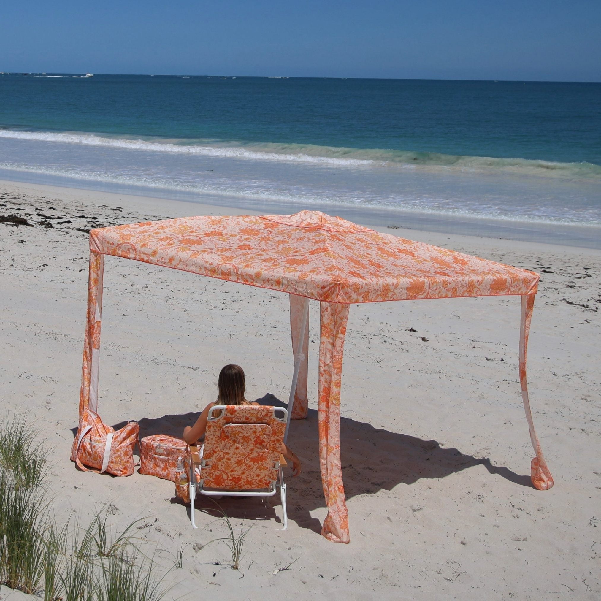 Isla Label Del Sol Beach Cabana