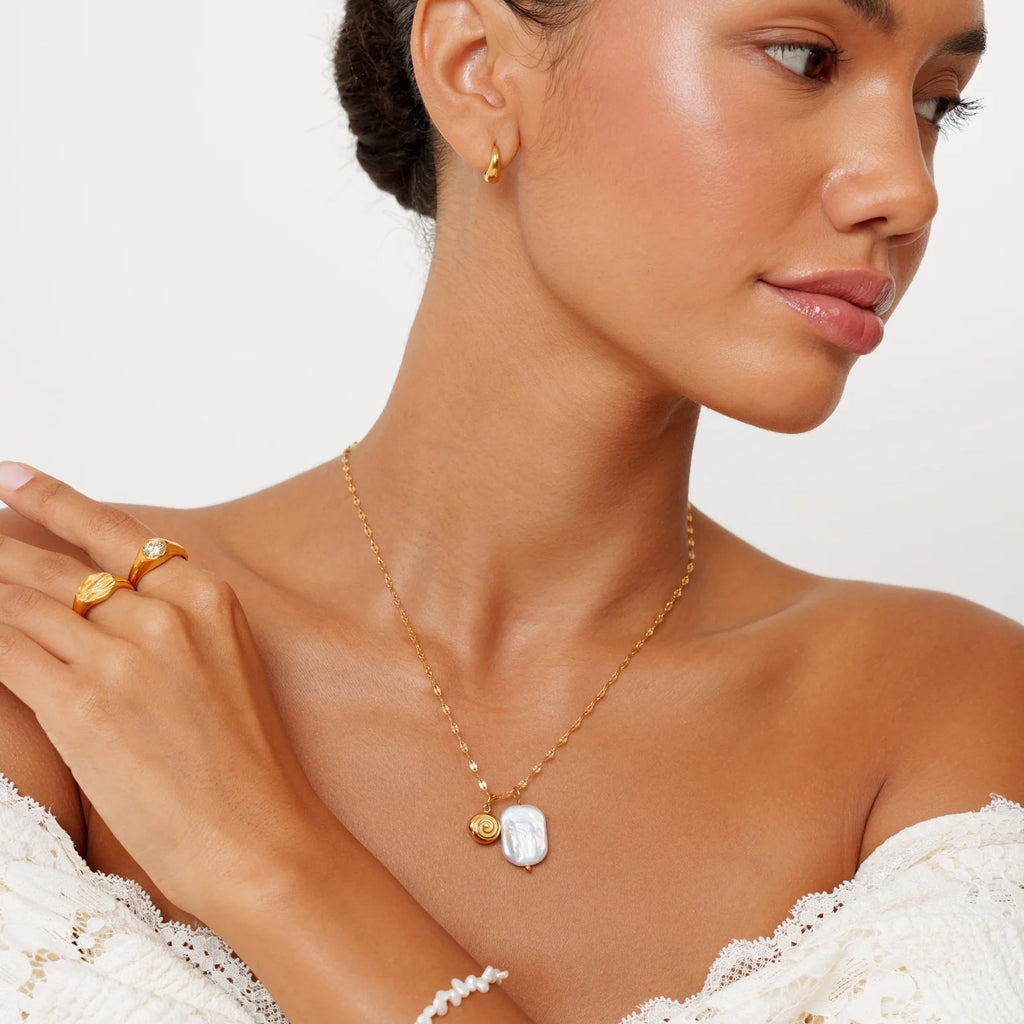 Atolea Seashell  Cove Necklace