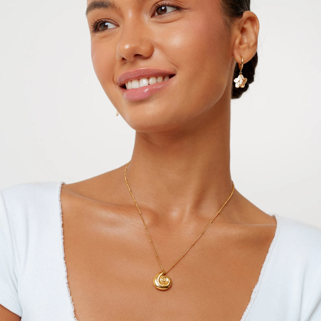 Atolea Shell Necklace