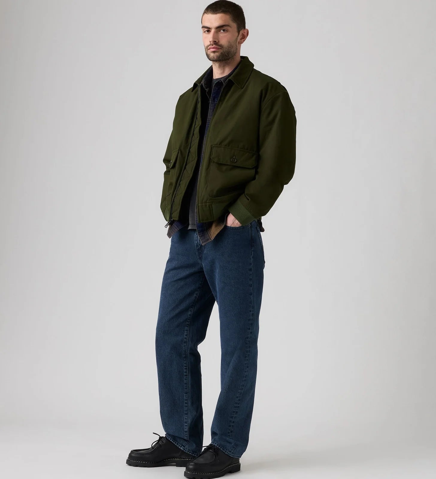 Levi’s® Men's 568™ Loose Straight Jeans Looking Up