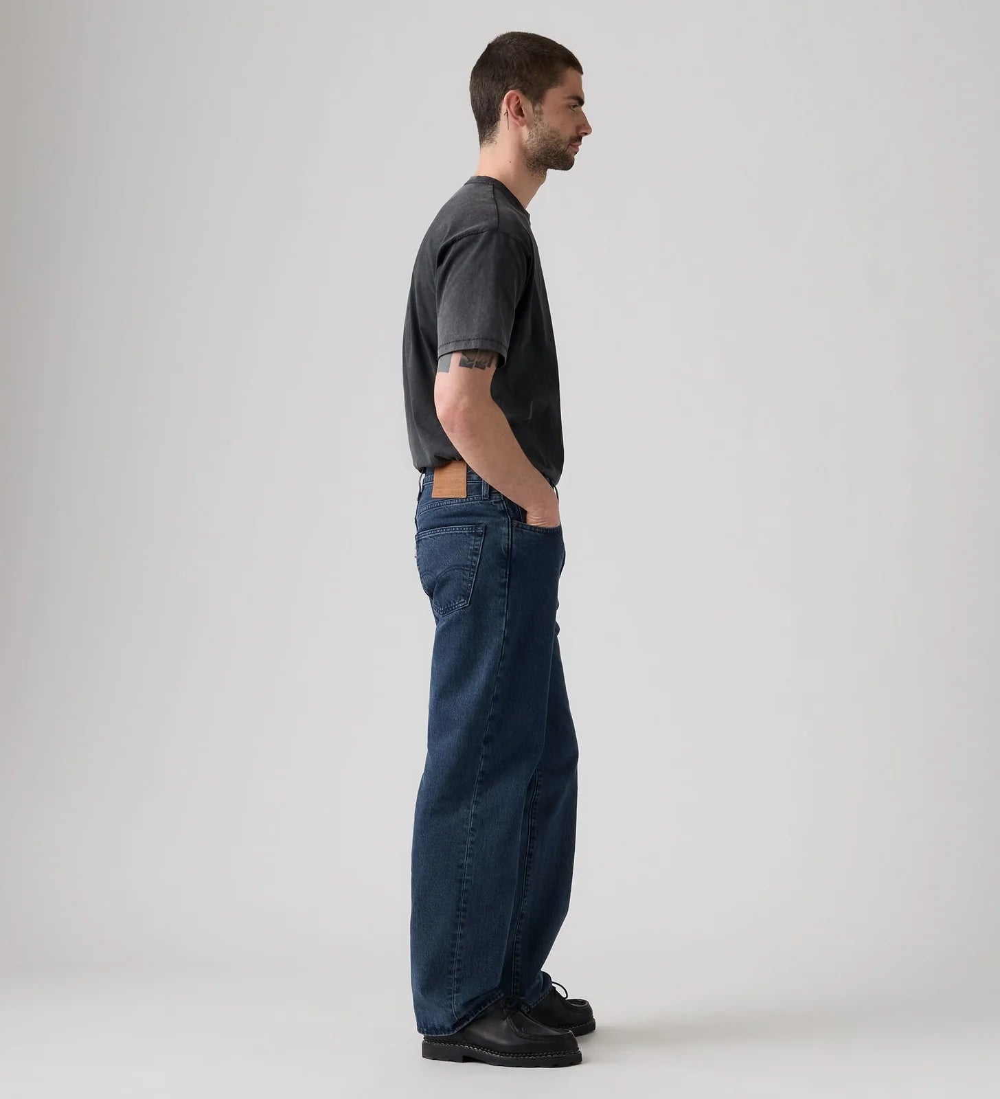 Levi’s® Men's 568™ Loose Straight Jeans Looking Up