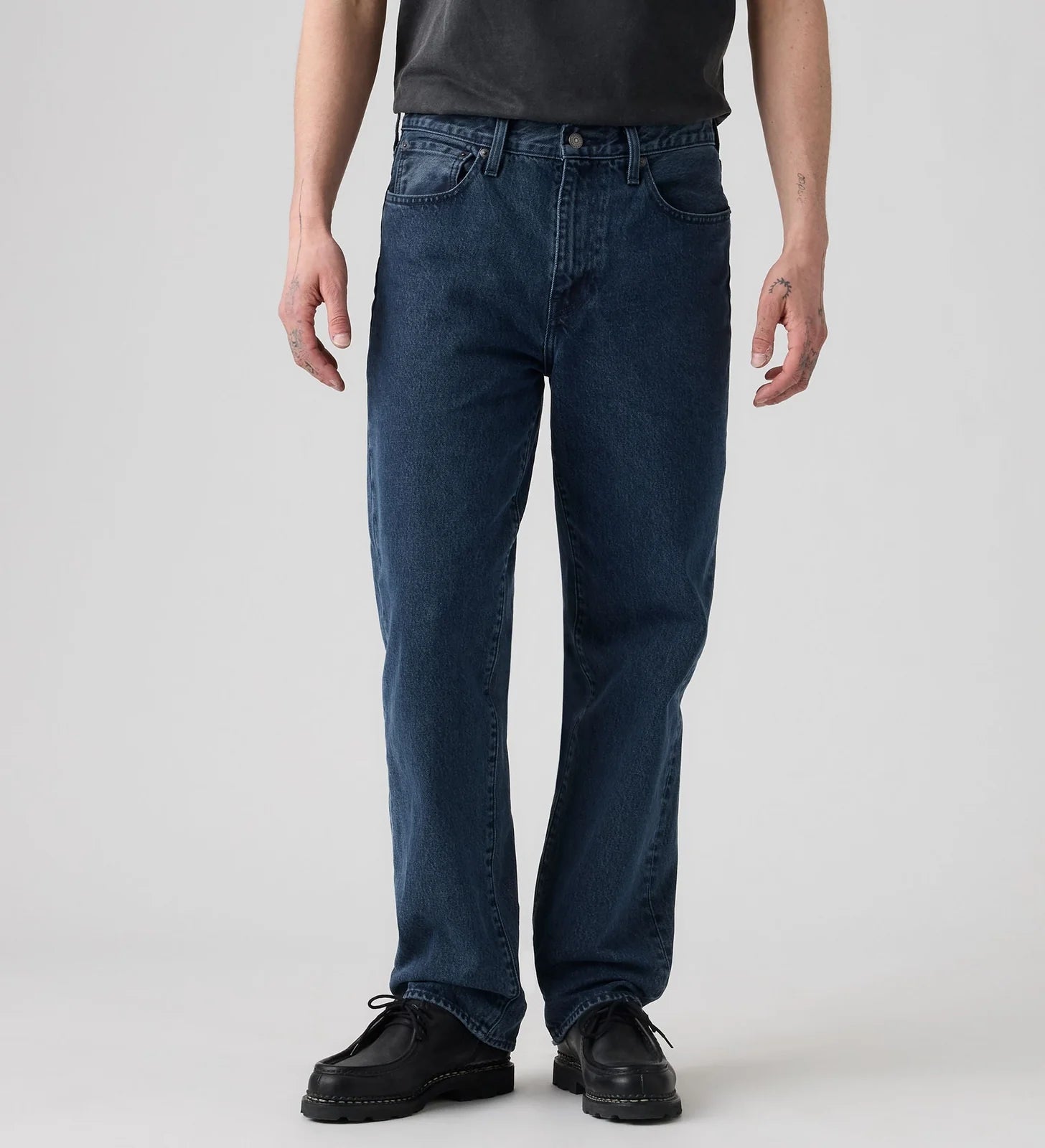 Levi’s® Men's 568™ Loose Straight Jeans Looking Up