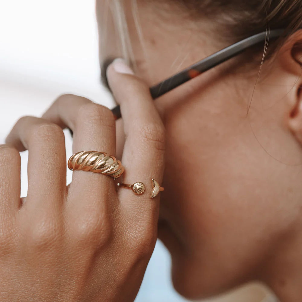 Atolea Croissant Ring